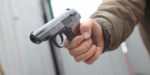 Мариупольский полицейский спас девушку от ухажера с пистолетом
