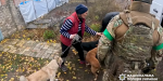 Рятувальники та поліцейські вивозять із Костянтинівки та Дружківки людей, тварин, а також тіла померлих Рятувальники та поліцейські вивозять із Костянтинівки та Дружківки людей, тварин, а також тіла померлих