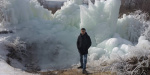 Страшная красота: В Лисичанске образовался ледяной гейзер