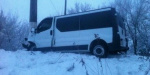 В Славянске микроавтобус с пассажирами врезался в столб