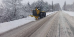 Дорожники в Луганской области ведут борьбу с гололедом и снегом в круглосуточном режиме