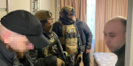 Двоє поліцейських постануть перед судом за вимагання хабара у мешканки Дружківки