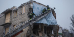 Частину пошкодженого дома намагаються врятувати у Селидовому