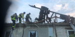 У Костянтинівці рятувальники гасили пожежу після обстрілу