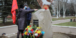 Жители Дружковки возложили цветы к памятнику ликвидаторам Чернобыльской катастрофы