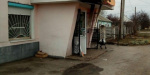 В Рубежном водитель повредил фасад магазина и сбежал 