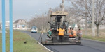 В Мариуполе на Олимпийской ремонтируют дорогу