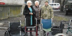 Военный госпиталь помог жителям Покровска средствами для реабилитации