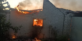 У селищі Дробишеве рятувальники ліквідували пожежу після обстрілу